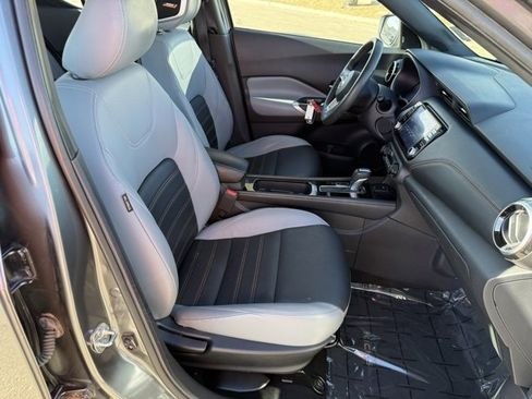 Used 2023 Nissan Kicks SR w/ SR Premium Package image 29
