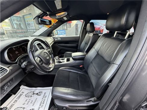 Used 2018 Jeep Grand Cherokee Altitude image 18