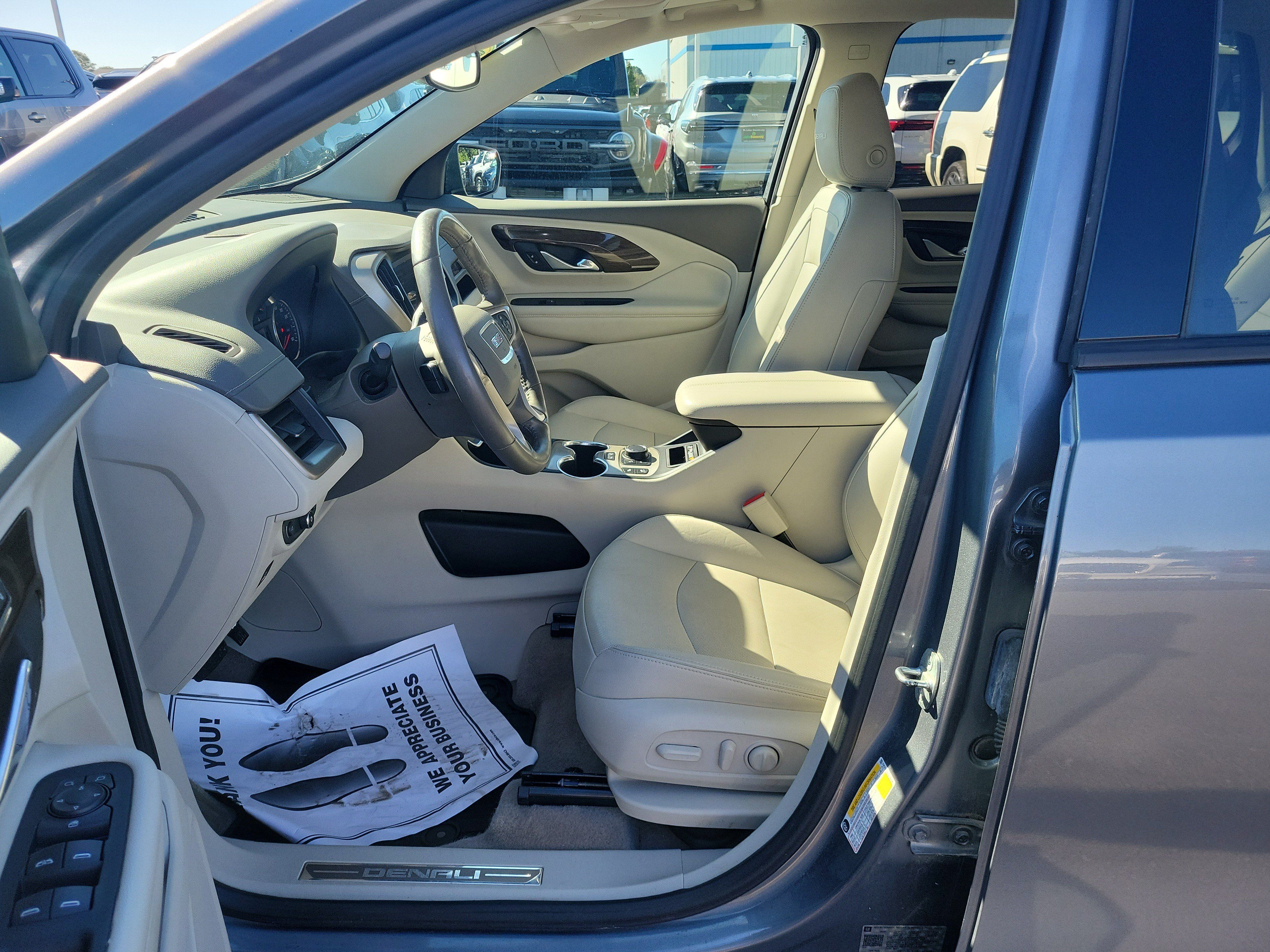 Used 2020 GMC Terrain Denali w/ Denali Premium Package FWD image 16