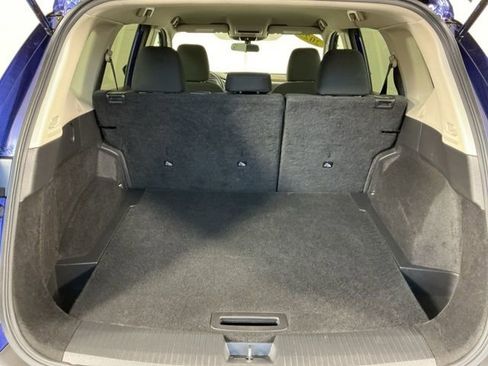 Used 2023 Nissan Rogue S image 12