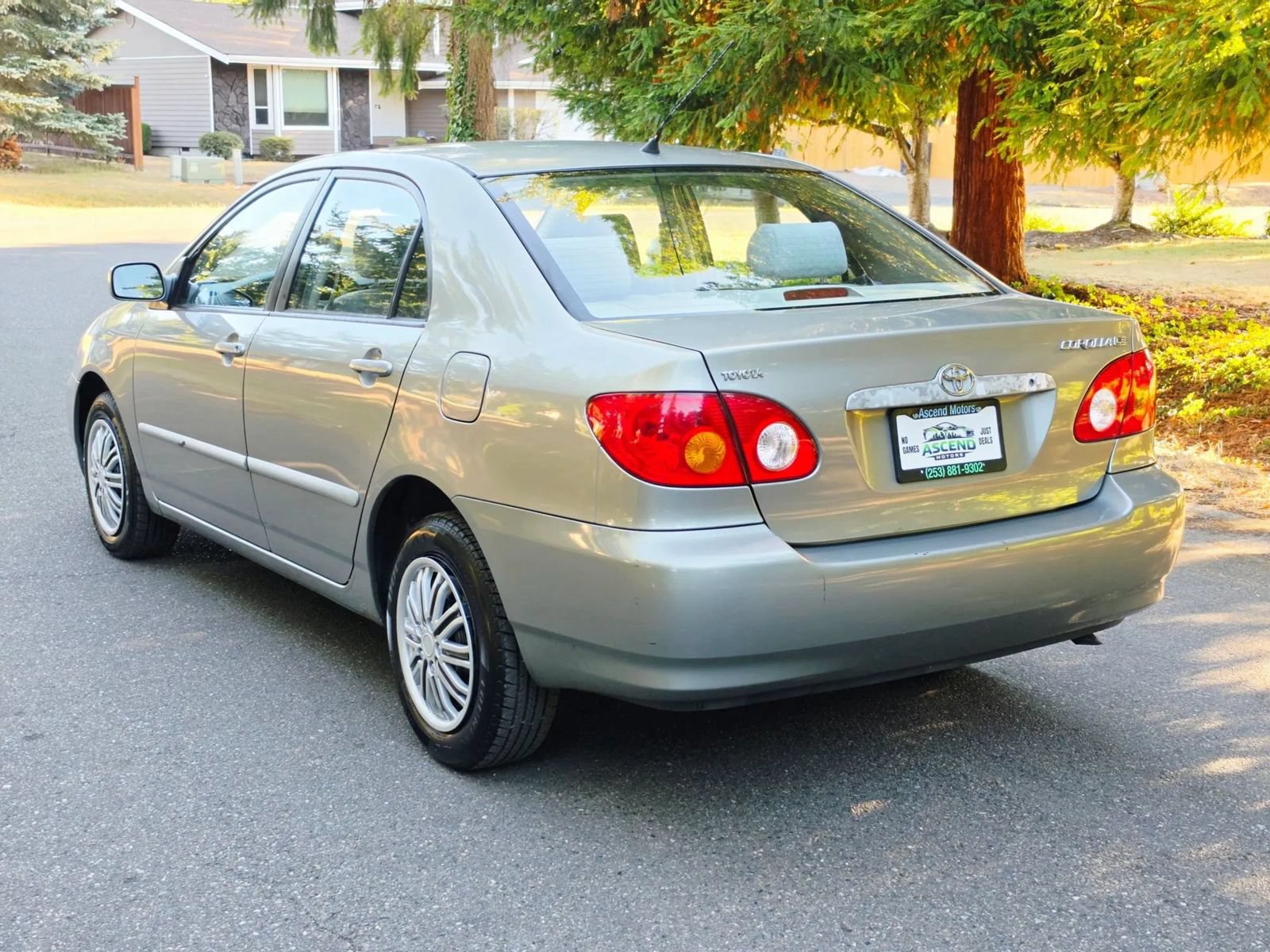 Used 2004 Toyota Corolla LE w/ All Weather Guard Pkg FWD image 3