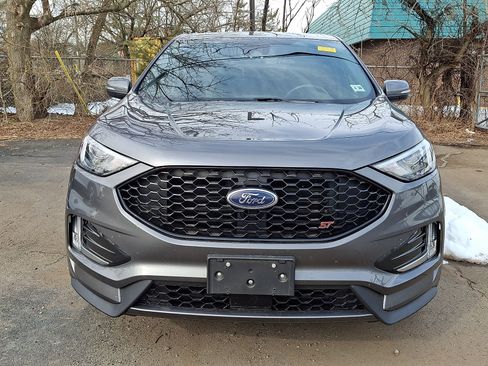 Used 2022 Ford Edge ST image 2