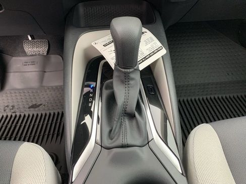 Used 2025 Toyota Corolla LE image 23