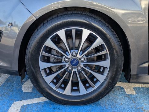 Used 2017 Ford C-MAX Energi Titanium w/ Equipment Group 501A image 41