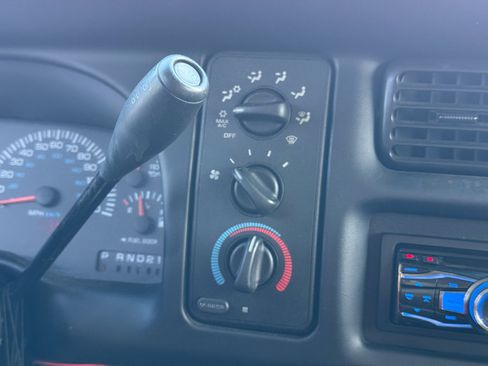 Used 2001 Dodge Ram 2500 Truck 2WD Quad Cab image 18