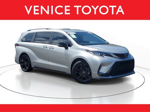 Certified 2023 Toyota Sienna XSE FWD image 1