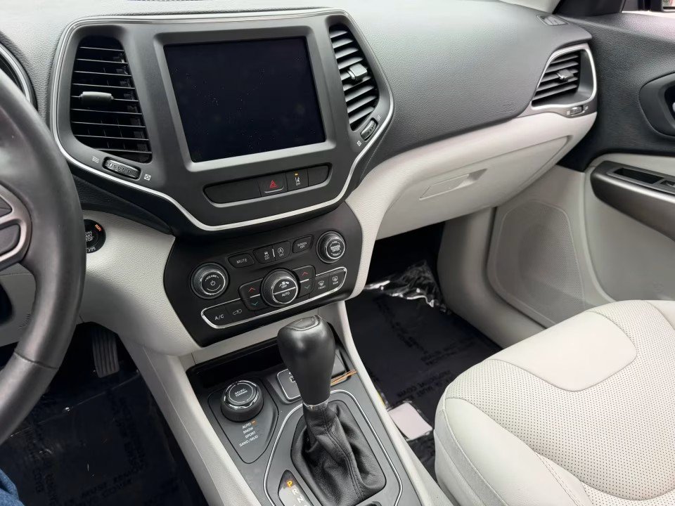 Used 2022 Jeep Cherokee Latitude Lux AWD/4WD image 24