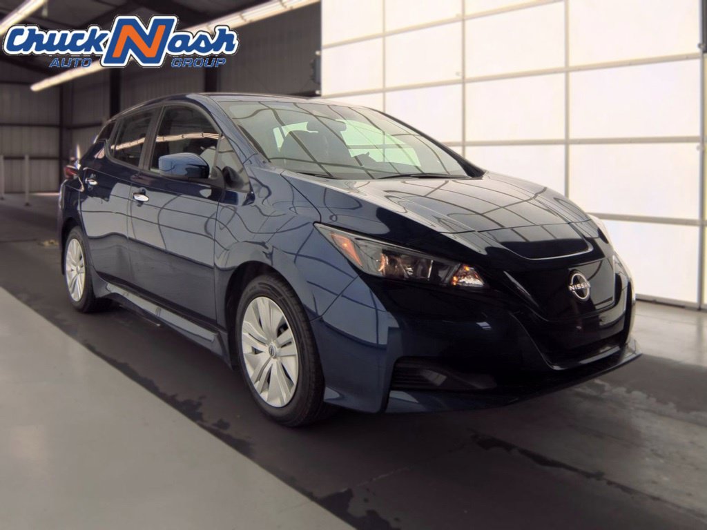Used 2025 Nissan Leaf S FWD image 1