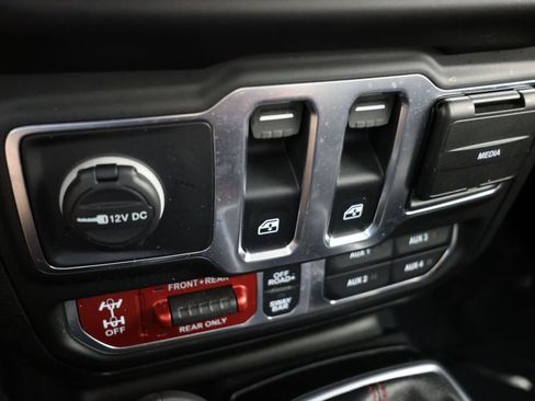Used 2021 Jeep Wrangler Rubicon AWD/4WD image 29