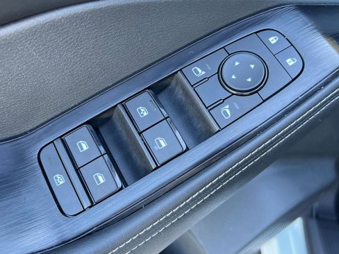 Used 2024 Nissan Rogue SV image 20