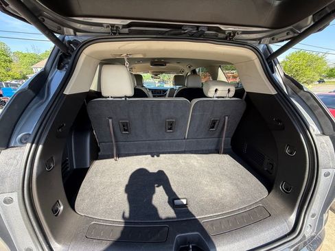 Used 2019 Buick Enclave Essence image 29