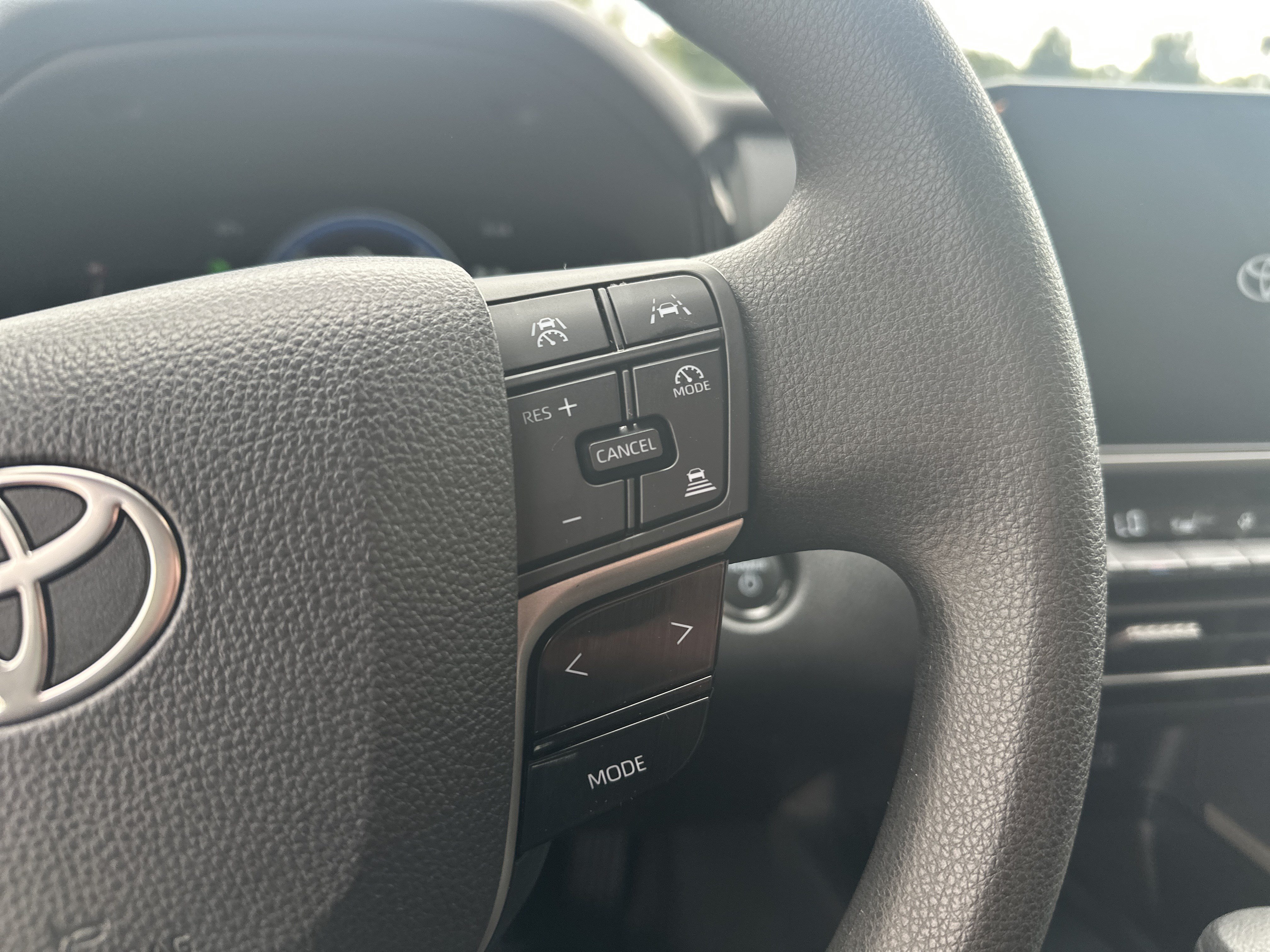 Used 2025 Toyota Camry LE FWD image 19