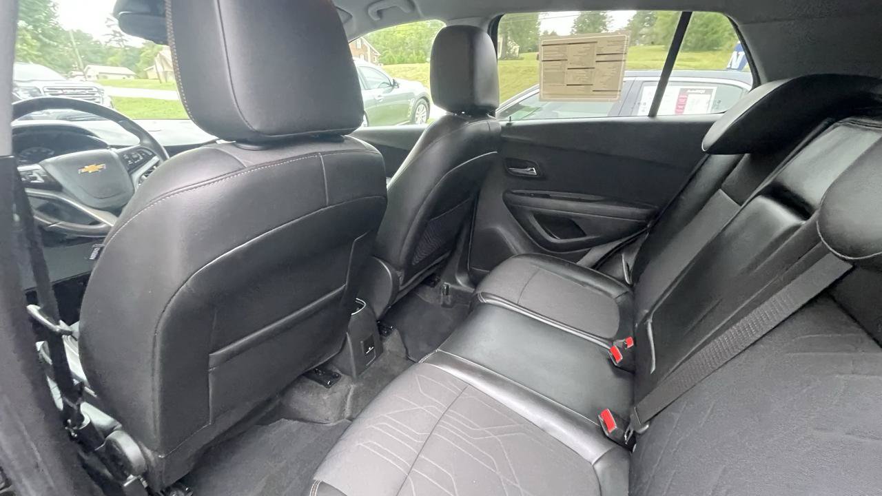 Used 2019 Chevrolet Trax LT w/ LT Convenience Package AWD/4WD image 21