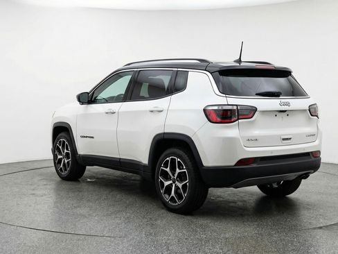 Used 2025 Jeep Compass Limited image 6