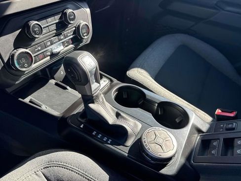 Used 2025 Ford Bronco Big Bend image 32