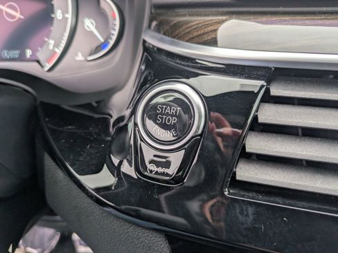 Used 2019 BMW 530i image 21