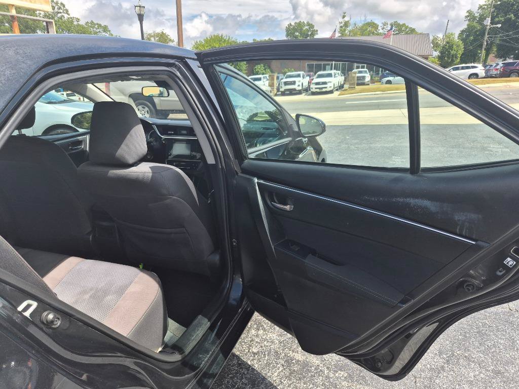 Used 2019 Toyota Corolla LE FWD image 12