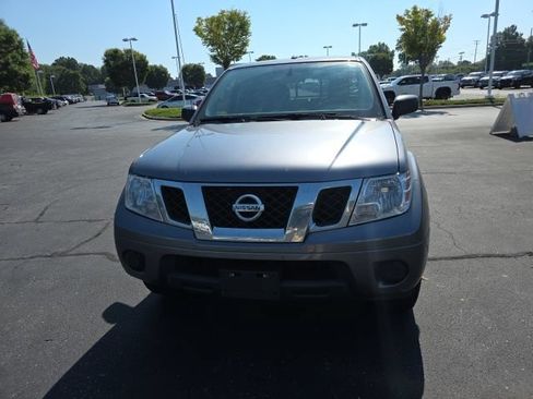 Used 2016 Nissan Frontier SV AWD/4WD image 2