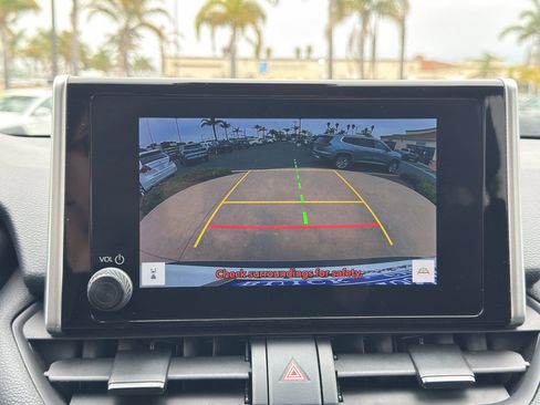 Used 2024 Toyota RAV4 XLE FWD image 15