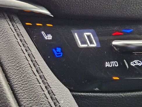 Used 2023 Cadillac XT5 Premium Luxury w/ Technology Package image 21