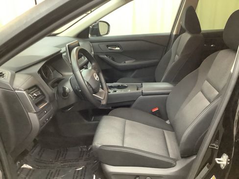 Used 2025 Nissan Rogue SV FWD image 13