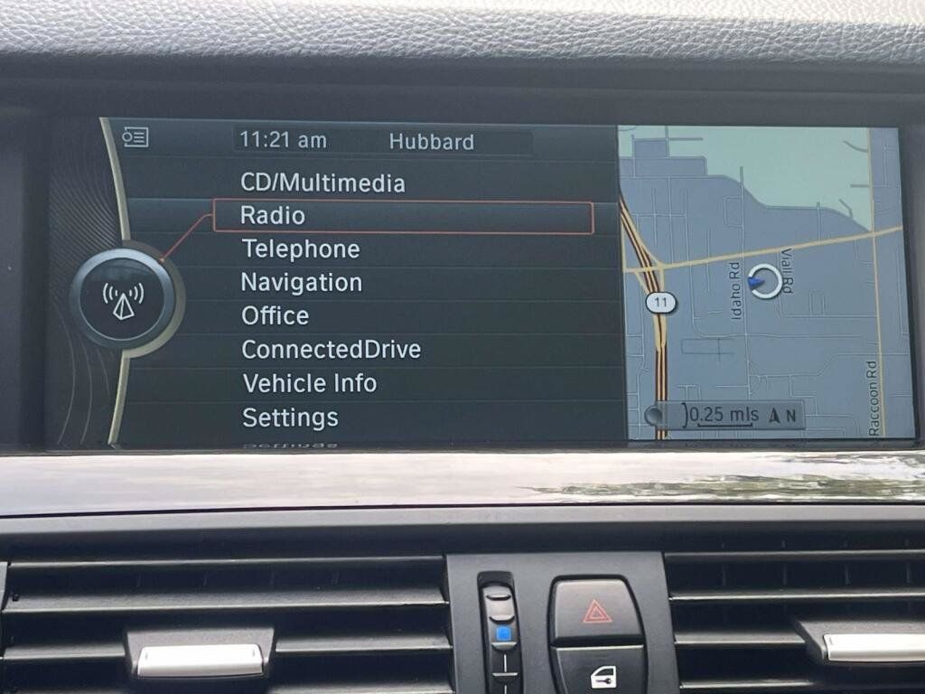 Used 2012 BMW 550i xDrive Sedan AWD/4WD image 21