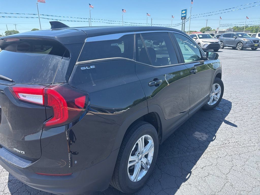Used 2024 GMC Terrain SLE AWD/4WD image 11