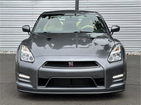 Used 2015 Nissan GT-R Premium AWD/4WD image 7