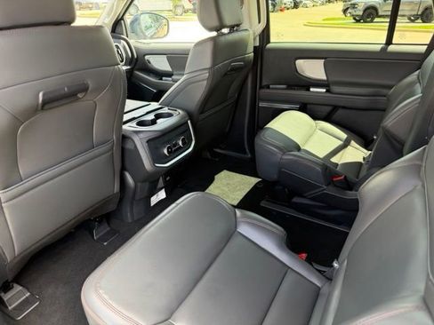Used 2025 Ford Expedition Active RWD image 22