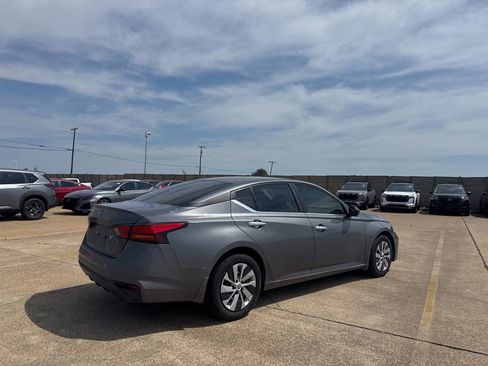 Certified 2024 Nissan Altima 2.5 S FWD image 22