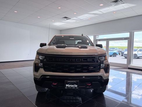 Used 2023 Chevrolet Silverado 1500 Custom Trail Boss w/ LPO, Dark Essentials Package AWD/4WD image 16
