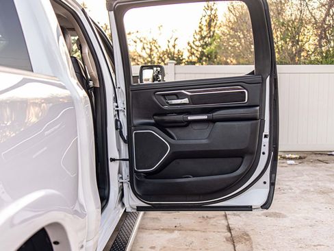 Used 2019 RAM 1500 Laramie image 39