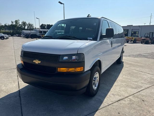 Used 2025 Chevrolet Express 3500 LS RWD image 1