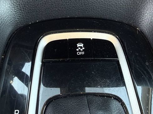 Used 2025 Toyota Corolla LE FWD image 21