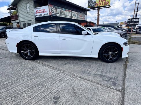 Used 2019 Dodge Charger GT image 3