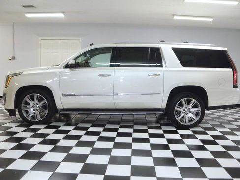 Used 2015 Cadillac Escalade ESV Luxury AWD/4WD image 6