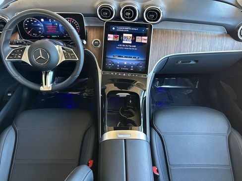 Used 2025 Mercedes-Benz GLC 350e 4MATIC image 15