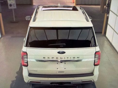 Used 2024 Ford Expedition Platinum RWD image 18