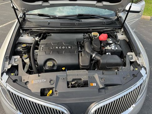 Used 2014 Lincoln MKS FWD image 44