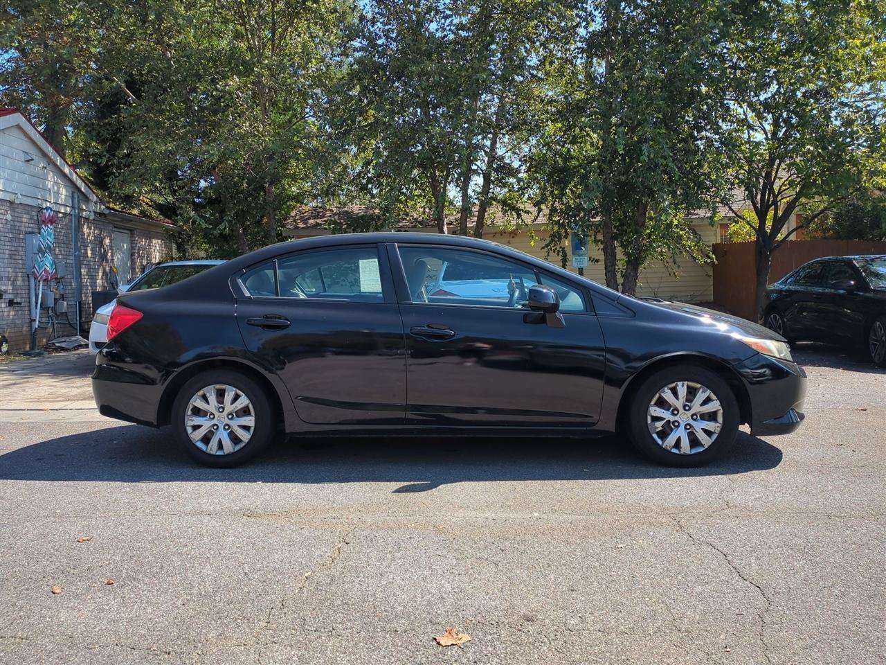 Used 2012 Honda Civic LX image 2
