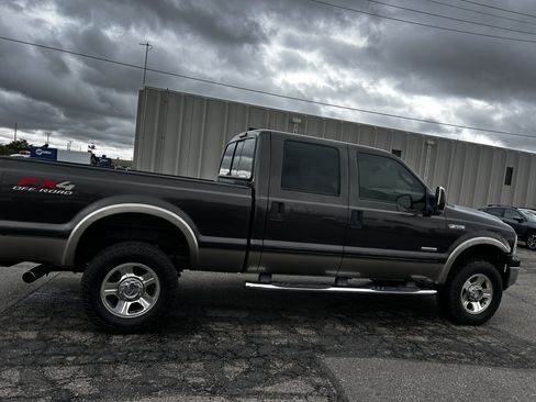 Used 2006 Ford F350 Lariat AWD/4WD image 6