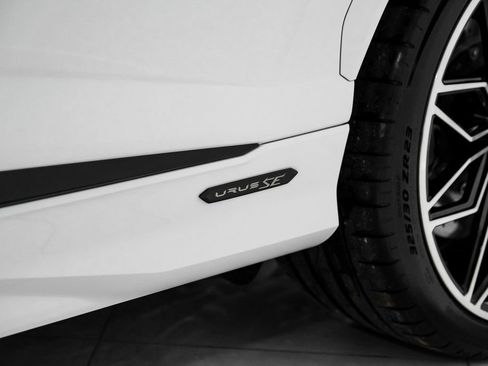 Used 2025 Lamborghini Urus SE image 59