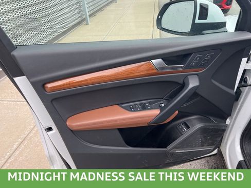 Used 2024 Audi Q5 e Premium Plus w/ Premium Plus Package image 43