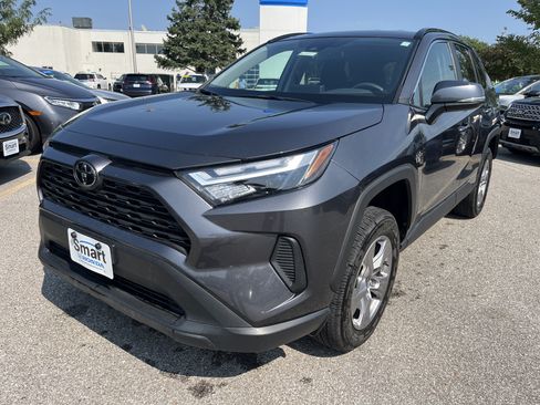 Used 2025 Toyota RAV4 XLE AWD/4WD image 2