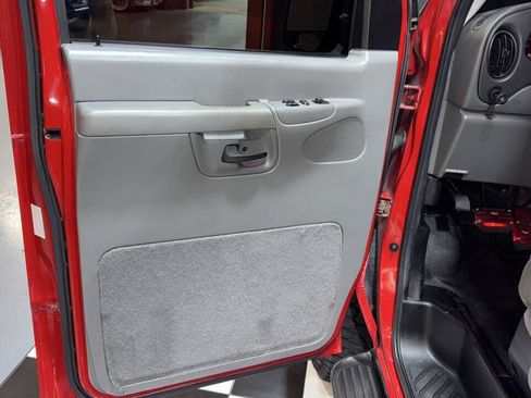 Used 2006 Ford E-350 and Econoline 350 Super Duty image 27