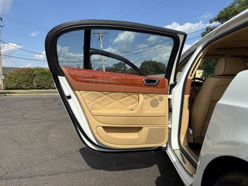 Used 2011 Bentley Flying Spur Flying Spur Speed image 20