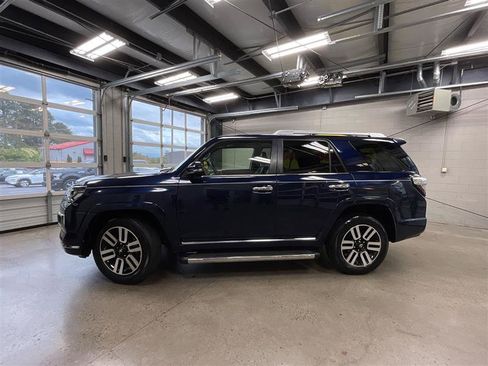 Used 2015 Toyota 4Runner Limited AWD/4WD image 2