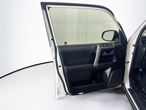 Used 2021 Toyota 4Runner SR5 image 33