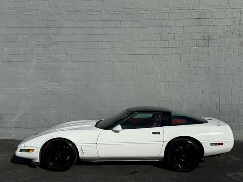 Used 1996 Chevrolet Corvette Coupe RWD image 38