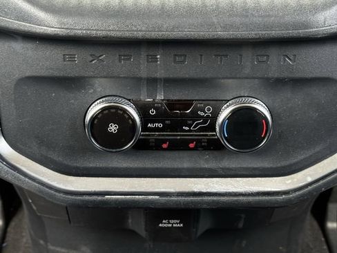 Used 2025 Ford Expedition Max Platinum AWD/4WD image 29